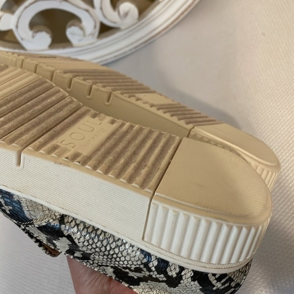 Soul Naturalizer women’s  slip on sneaker 10 python snakeskin loafer cream black - Picture 7 of 10